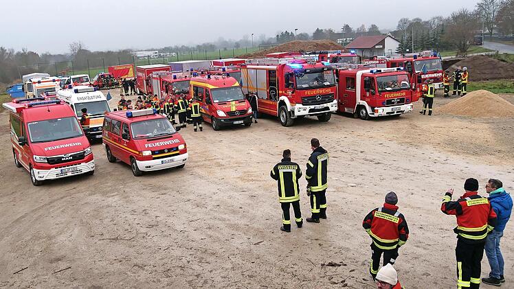 Das Hilfeleistungskontingent des Landkreises Coburg macht einen &bdquo;technischen Halt&ldquo; in Rattelsdorf.