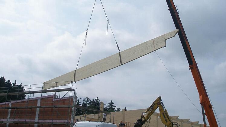 Der neue Rewe-Markt wurde bisher durch zwei Gemarkungsgrenzen von Brauersdorf und Rothenkirchen gespaltet. Der Bauausschuss ordnete nun den Rewe-Markt der Gemarkung Rothenkirchen zu.  Foto: K.- H. Hofmann