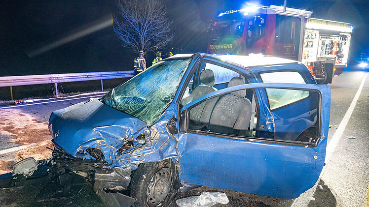 Frontalzusammensto&szlig; auf der B4