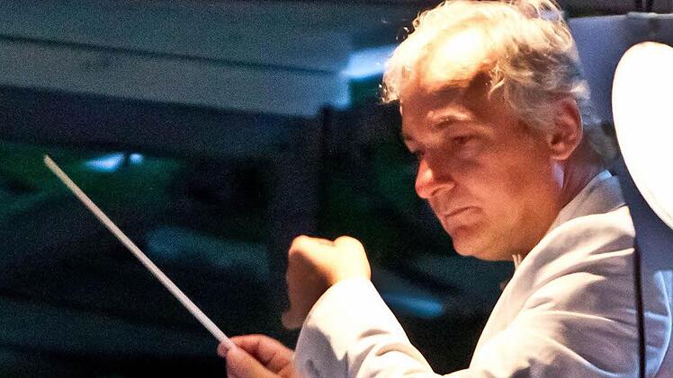 "Der Zigeunerbaron": Dirigent Ivan BoldogFoto: Jochen Berger