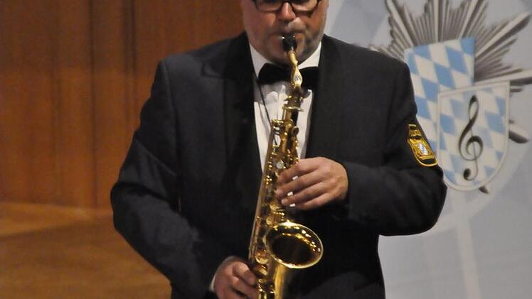 Schlager kommen immer an, wie Hans Förg (Altsaxophon) mit dem bekannten Louis Armstrong Song "What A Wonderful World." Foto: Peter Klopf