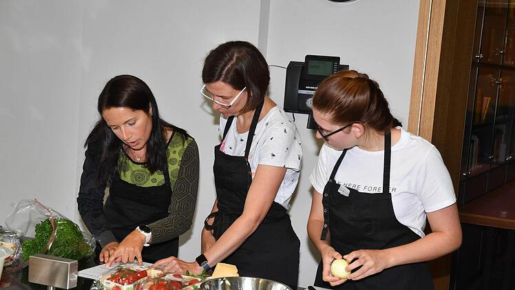 Kochen mit den Gemüsen des Monats - Impressionen vom Kochworkshop im Kulmbacher MupäzFoto: Ronald Rinklef