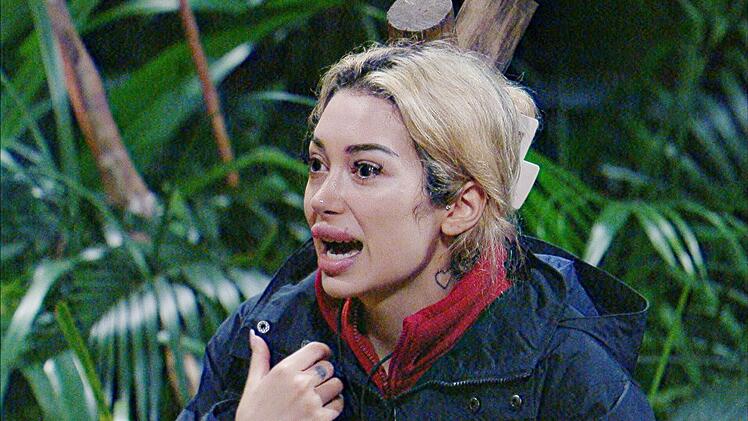 &Uuml;ber was man sich alles aufregen kann! Ariel zettelt Wirbel um fehlende Handt&uuml;cher und handfesten Streit um die Schlafpl&auml;tze an.