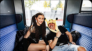 Hard Techno und Trance in drei verschiedenen Party-Waggons!