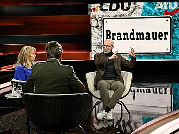 Der CDU-Politiker Peter Tauber (rechts) diskutierte mit Markus Lanz und Petra Köpping von der SPD über die Bedeutung der sogenanntne Brandmauer.