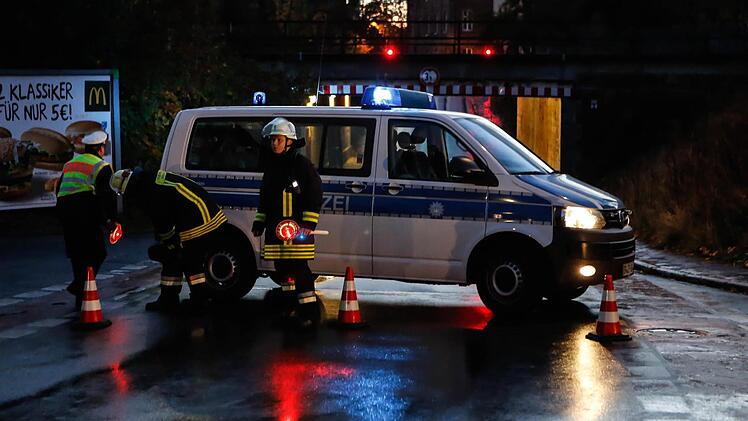 Der Bahnhof Bamberg war wegen eines Feuerwehreinsatzes am Mittwoch gesperrt. Bei Bauarbeiten wurde eine Gasleitung beschädigt. Foto: Matthias Hoch