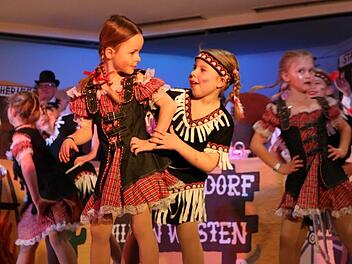 Die Kindertanzgruppe begeisterte das Publikum mit ihrem tollen Auftritt.Janina Reuter