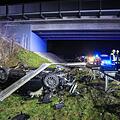 Bei einem Unfall auf der A73 bei Hirschaid wurden am Sonntagmorgen vier junge Frauen verletzt. Foto: Merzbach/News5
