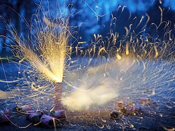 Die Stadt Erlangen weist auf Gefahren beim Feuerwerk hin.
