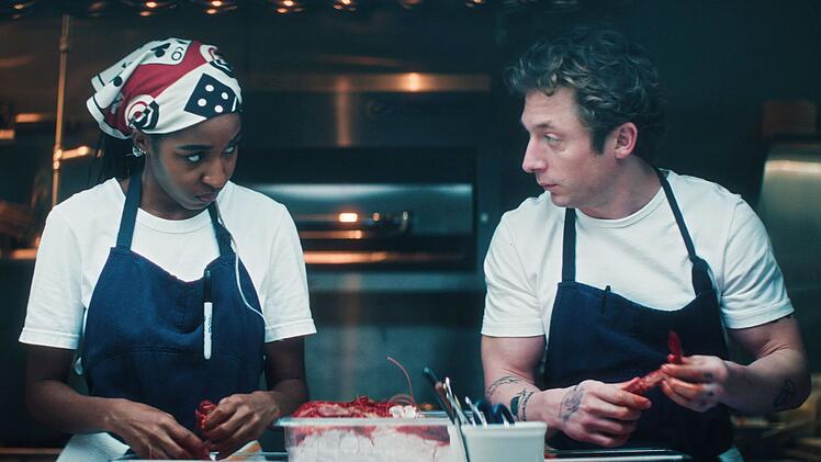 M&uuml;ssen Sydney (Ayo Edebiri) und Carmy (Jeremy Allen White) ihr Restaurant in Chicago dicht machen? Die Antwort auf diese Frage bringt wohl die f&uuml;nfte und finale Staffel der mit Preisen &uuml;berh&auml;uften US-Serie "The Bear".