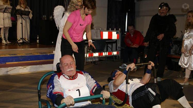 Für einen schönen Bauch braucht es einen Bauchtrainer: Hans-Georg Häfner und Jürgen Malinowski.