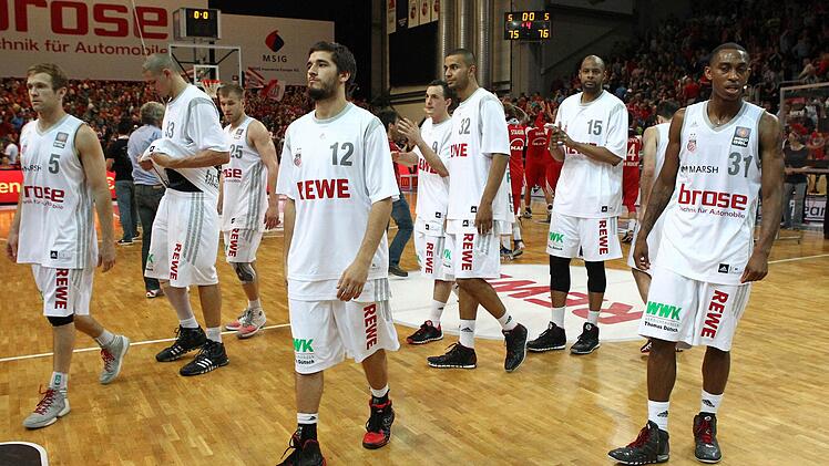Die Brose Baskets verlieren den Krimi gegen die Bayern mit 75:76 und damit auch das Rennen um den ersten Platz. Foto: sportpress