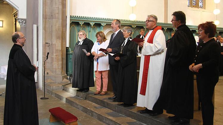 Die feierliche Installation des neuen Dekans Thomas Kretschmar fand in der Petrikirche statt. Foto: Sonny Adam