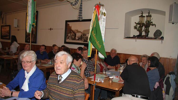 Bis auf den letzten Platz war der Mönchshofsaal besetzt.