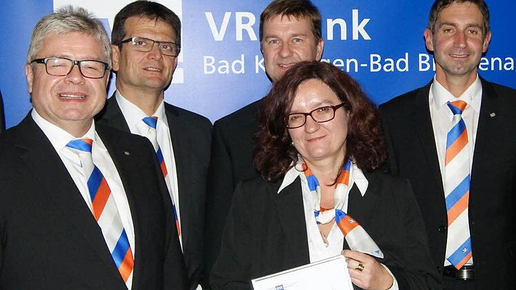 Urkunden der IHK erhielten (von links) Anton Koch, Reiner Zeller, Oliver Deininger, Sonja Bittner und Volker Schmitt. Foto: Beatrix Lieb