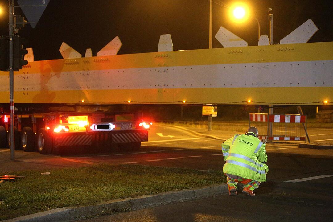 Bamberg: Millimeterarbeit bei spektakulärem Wendemanöver