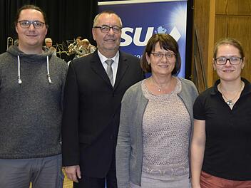 Die Familie unterstützt Jürgen Kohmann nach Kräften (von links): Matthias, Jürgen, Rita und Michaela Kohmann.Andreas Welz
