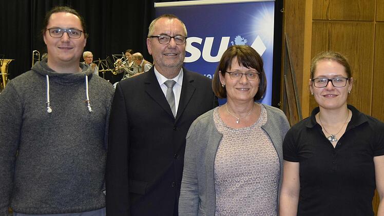 Die Familie unterstützt Jürgen Kohmann nach Kräften (von links): Matthias, Jürgen, Rita und Michaela Kohmann.Andreas Welz