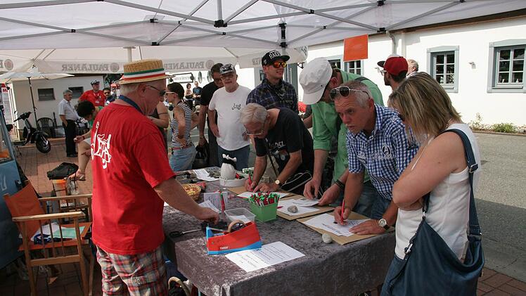 An der Anmeldung war laufend dichtes Gedränge.