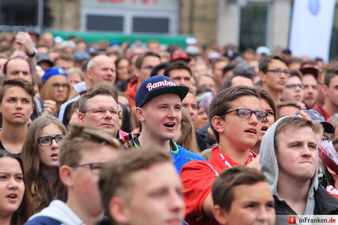 Public Viewing am Maxplatz Teil 1