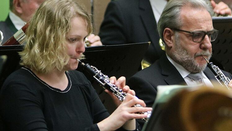 Impressionen vom Sinfoniekonzert mit dem Orchester der Musikfreunde NeustadtFoto: Jochen Berger