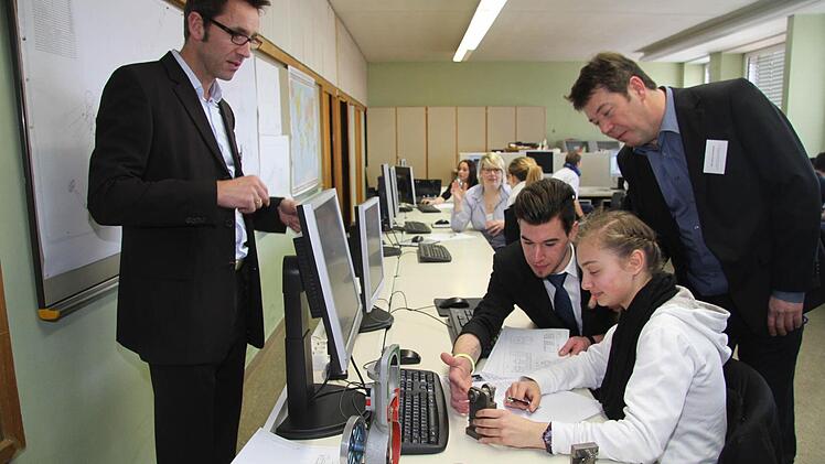 Überall im Schulhaus gab es viele Möglichkeiten zum Mitmachen.