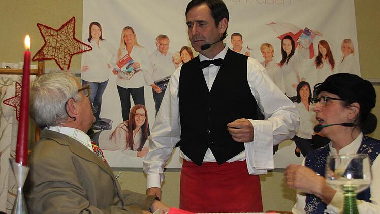 Beim Gaststätten-Sketch: Harald Werner, Gerd Groh und Hilde Ruß (von links).