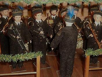 Erstmals durfte die Stockheimer Bergmannskapelle beim Weihnachtsmarkt auftreten. Foto: Gerd Fleischmann