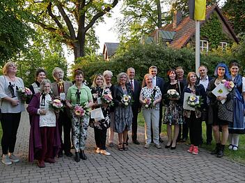 Internationale Preisträger des "MOA-Preises 2018 bei der Verleihung im Rahmen des Internationalen Puppenfestivals in der bayerischen Puppenstadt Neustadt bei Coburg: Der MOA-Award 2018 der bayerischen Puppenstadt Neustadt ging in diesem Jahr in die USA (Sonderkategorie), Deutschland, den Niederlanden, Griechenland, Ukraine, Tschechien. Oberbürgermeister der Stadt Neustadt Frank Rebhan, Neustadts  Kulturbürgermeister Martin Stingl, Sonnebergs Bürgermeister Dr. Heiko Voigt, Kulturamtsleiter der...