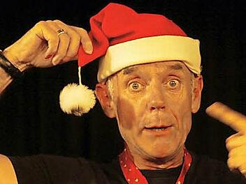 Klaus Karl-Kraus gastiert mit seiner Weihnachtsbescherung am 28. November in der Vereinshalle am Floßanger in Welitsch.  Foto: Pressestelle KKK