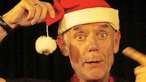 Klaus Karl-Kraus gastiert mit seiner Weihnachtsbescherung am 28. November in der Vereinshalle am Floßanger in Welitsch.  Foto: Pressestelle KKK