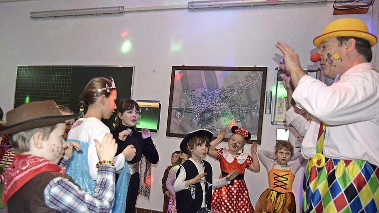 50 Kinder amüsierten sich mit DJ "U" auf der Tanzfläche. Foto: Andreas Welz