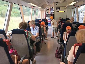 Im Zug durch das Saaletal: 25 Kinder fuhren im Rahmen eines Ferienprogramms der Frauen-Union nach Gemünden.  Foto: Werner Vogel