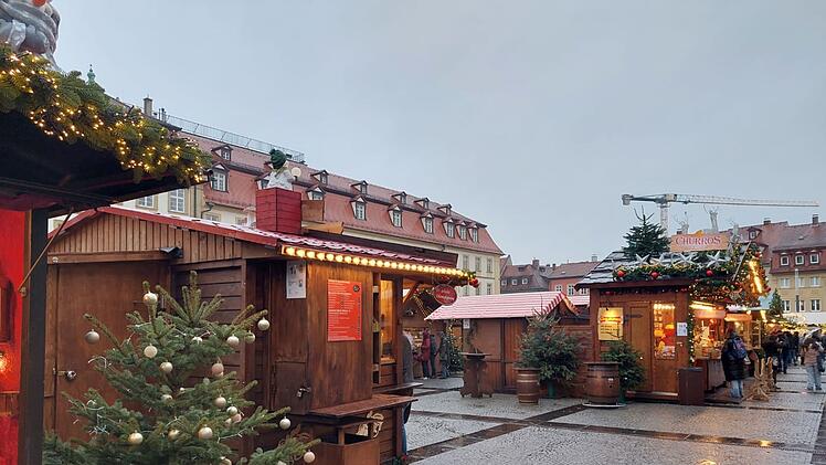 Bamberger Weihnachtsmarkt 2023: so viel kostet heuer der Glühwein