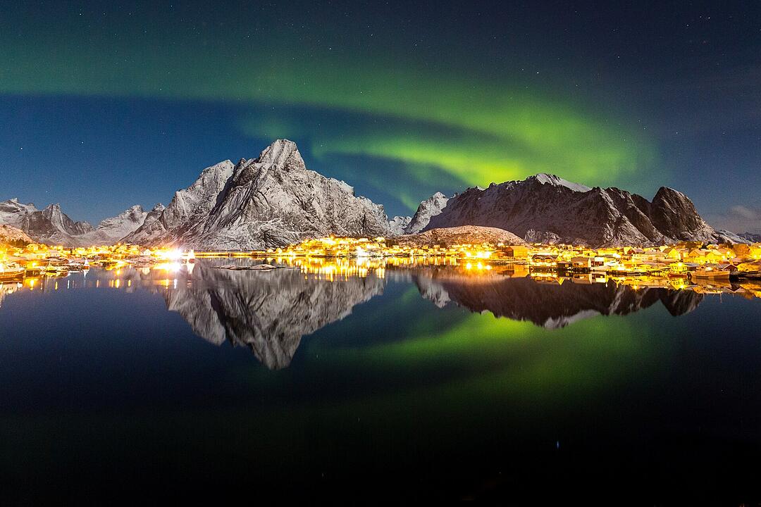 Northern Lights Reine Lofoten Northern lights Reine Lofoten  Keywords rorbu, Typically Norwegian, buildings, Kystsamfunn, Nord Norge, North Norway, Meetings, Attractions, Attraksjoner, Nature, Profileringsbilder, Vinter, fishing village, Natur, Fishermen s cabins, Geografi, Coast societies, Buildings/Sights, Nordlys, Northern light, Sights, Kyst, nordland, Bygning, Profile images, Typisk norsk, Coasts, Moskenes, Severdighet, Fjell, mountains, Natural, Winter, Geography, North Norway, Nordland, Moskenes