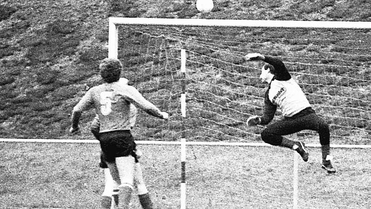 Szene aus dem Spiel des FC Reichenbach gegen den FC Fuchsstadt (1:2).