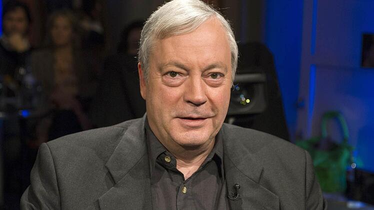 Mit seinem Auftritt in der Fernsehsendung "Nachtcafé" im SWR will Pfarrer Stefan Hartmann ein "Zeichen setzen für das Menschenrecht auf Partnerschaft, Ehe und Gründung einer Familie auch für Weltpriester" . Foto: SWR/Kluge