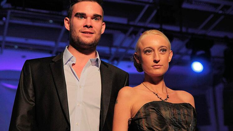 Schrilles, Buntes und Elegantes auf dem Catwalk. Foto: Merzbach