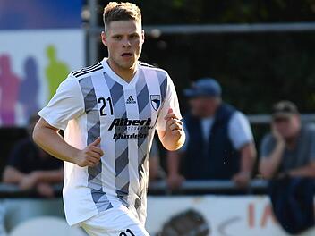 Nicolas Schwab trifft am Samstag mit Jahn Forchheim auf den Baiersdorfer SV, für den er 14 Jahre spielte. Foto: Sportfoto Zink,