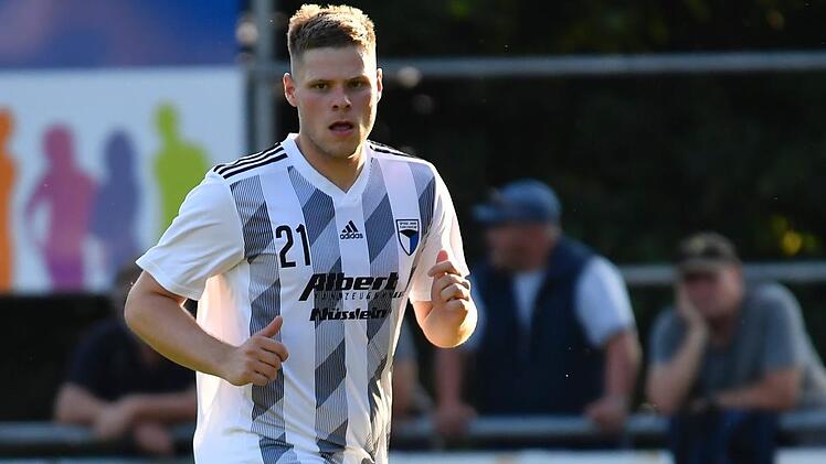 Nicolas Schwab trifft am Samstag mit Jahn Forchheim auf den Baiersdorfer SV, für den er 14 Jahre spielte. Foto: Sportfoto Zink,