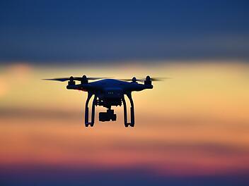 Rettungshubschrauber im Kreis Erlangen-H&ouml;chstadt kann wegen Drohne nicht abheben