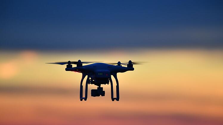 Rettungshubschrauber im Kreis Erlangen-H&ouml;chstadt kann wegen Drohne nicht abheben