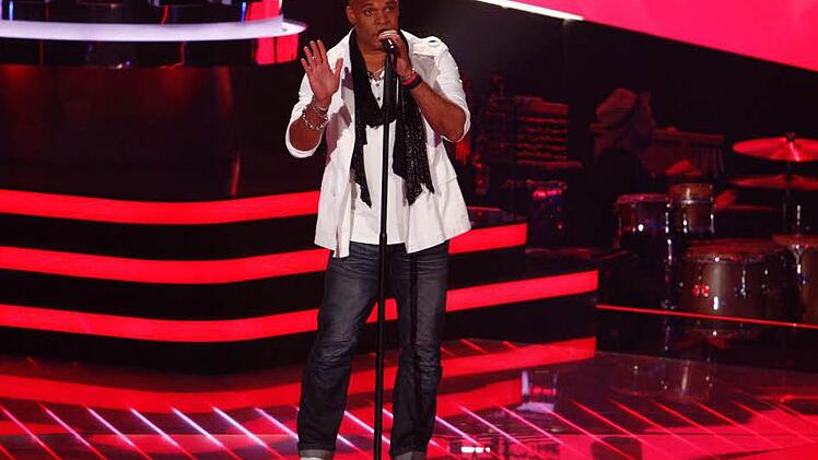 Seine Stimme ist schon bekannt, jetzt sehen wir auch sein Gesicht: Rayland Horton war eine der Stimmen hinter "Milli Vanilli". Jetzt begeistert der Nürnberger bei "The Voice of Germany". Foto: SAT.1/ProSieben/Richard Hübner