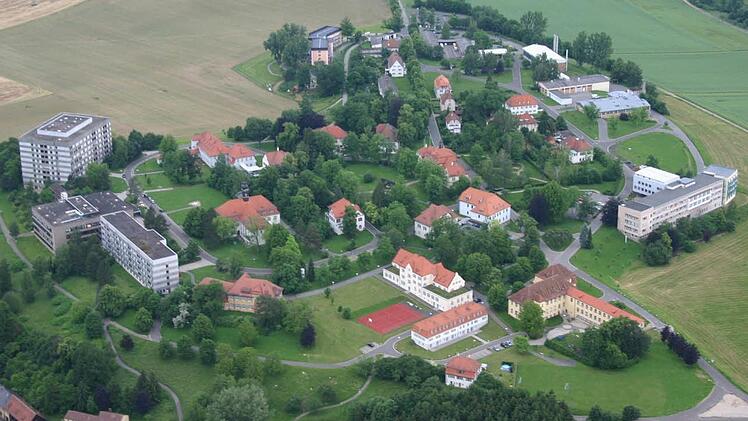 Das Bezirksklinikum Obermain in Kutzenberg soll neu gegliedert werden. Archivfoto: Matthias Einwag