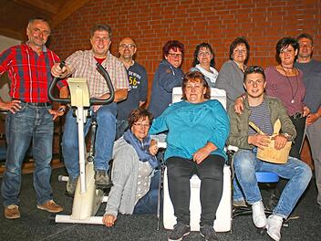 Das Stück "Beauty, Spa und Dosenwurst"  führt die Theatergruppe der TSG Züntersbach auf. Foto: Steffen Vetter
