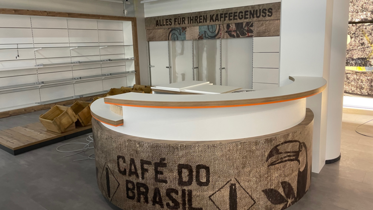 In wenigen Tagen kannst du im expert Fürth verschiedene Kaffeevollautomaten testen und frischen Kaffee und Cappuccino genießen! Foto: expert Fürth
