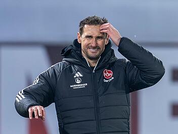 FCN-Trainer Miro Klose muss vor dem Spiel gegen den KSC eine schwere Entscheidung treffen