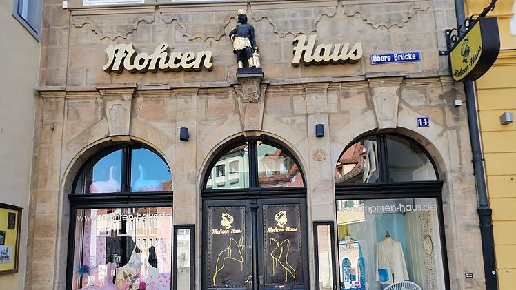 Bamberg: Schmierereien an Mohren-Haus sorgen für Wut - "selbstgerechte Arschlöcher"