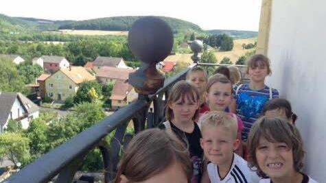 Hoch hinaus ging es für diese Kinder beim Besuch der Kirche St. Vitus in Langendorf.  Foto: Archiv