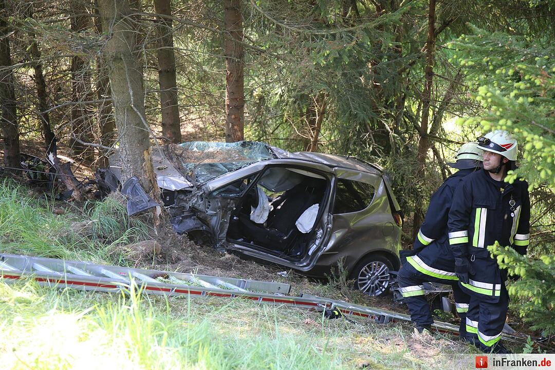 Rentnerin kracht bei Schwarzenbach in Wald – eingeklemmt und schwer verletzt